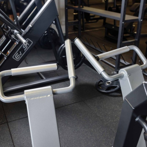 Горизонтальная тяга под наклоном VictoryFit GYM-P1804 тренажер на свободных весах, хаммер