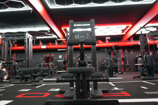 Тяга бедра стоя серии Peach Builder PB402 тренажер на свободных весах Тяга бедра стоя серии Peach Builder PB402 тренажер на свободных весах