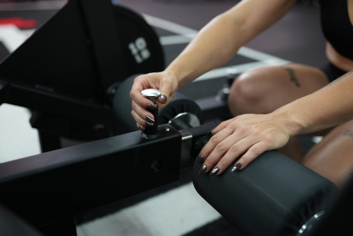 Становая тяга серии Peach Builder PB411 Multi Deadlift тренажер на свободных весах Становая тяга серии Peach Builder PB411 Multi Deadlift тренажер на свободных весах